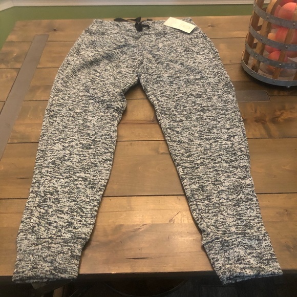 The Balance Collection Joggers - Picture 4 of 9